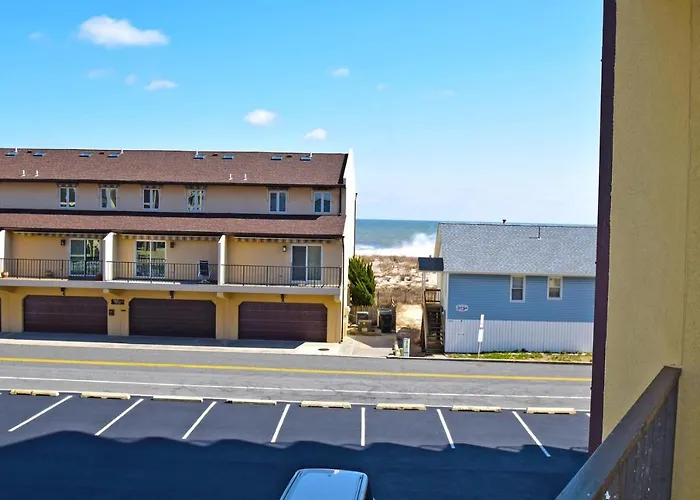 Seatime 303s Apartment *